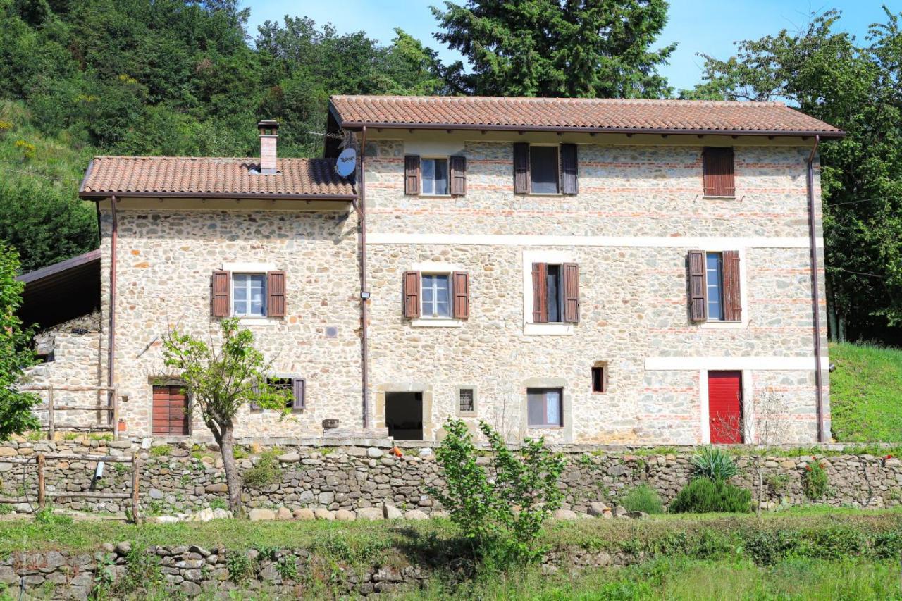 Agriturismo La Cascina Dei Chicchi Bagnone Luaran gambar