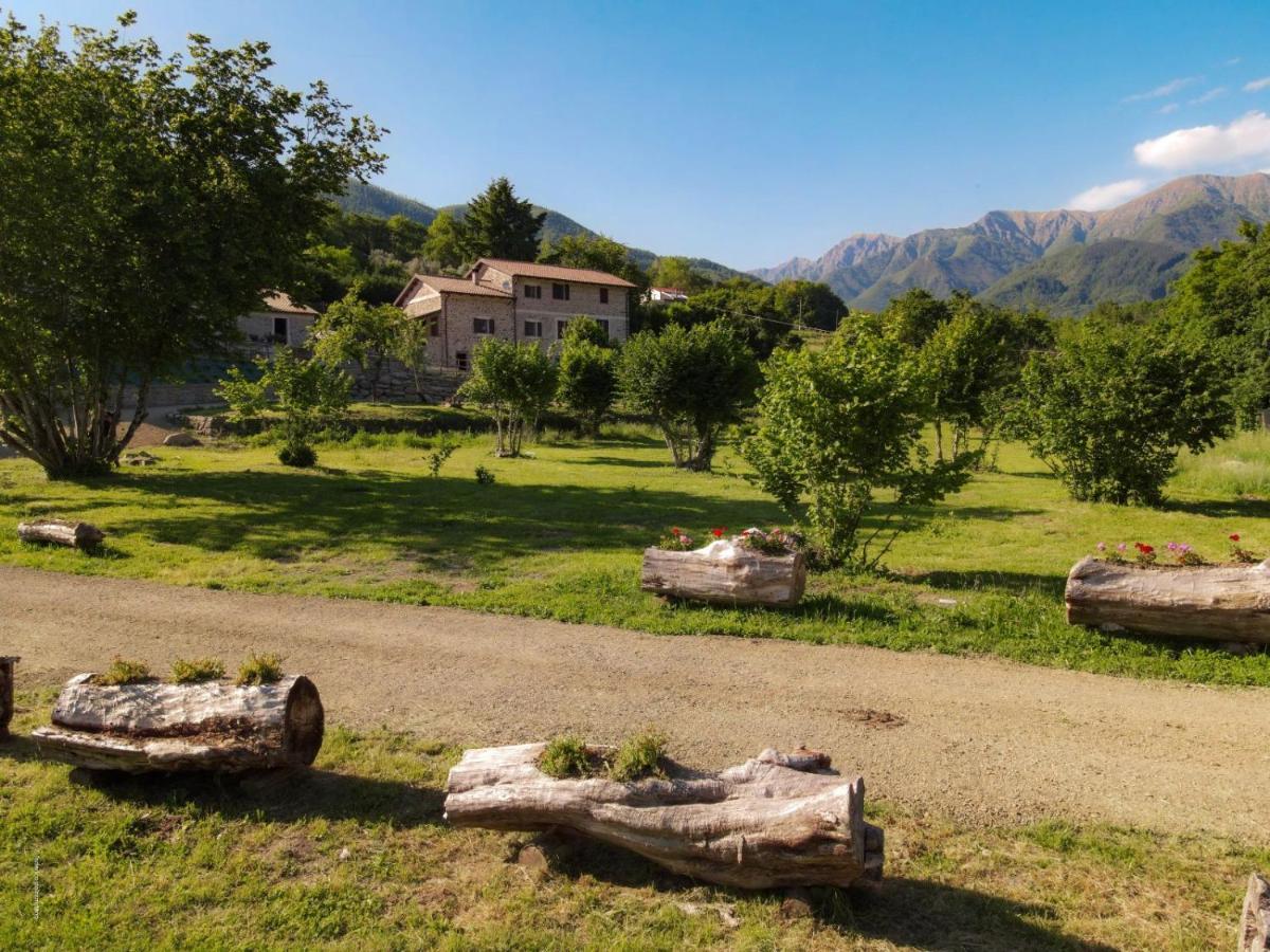Agriturismo La Cascina Dei Chicchi Bagnone Luaran gambar