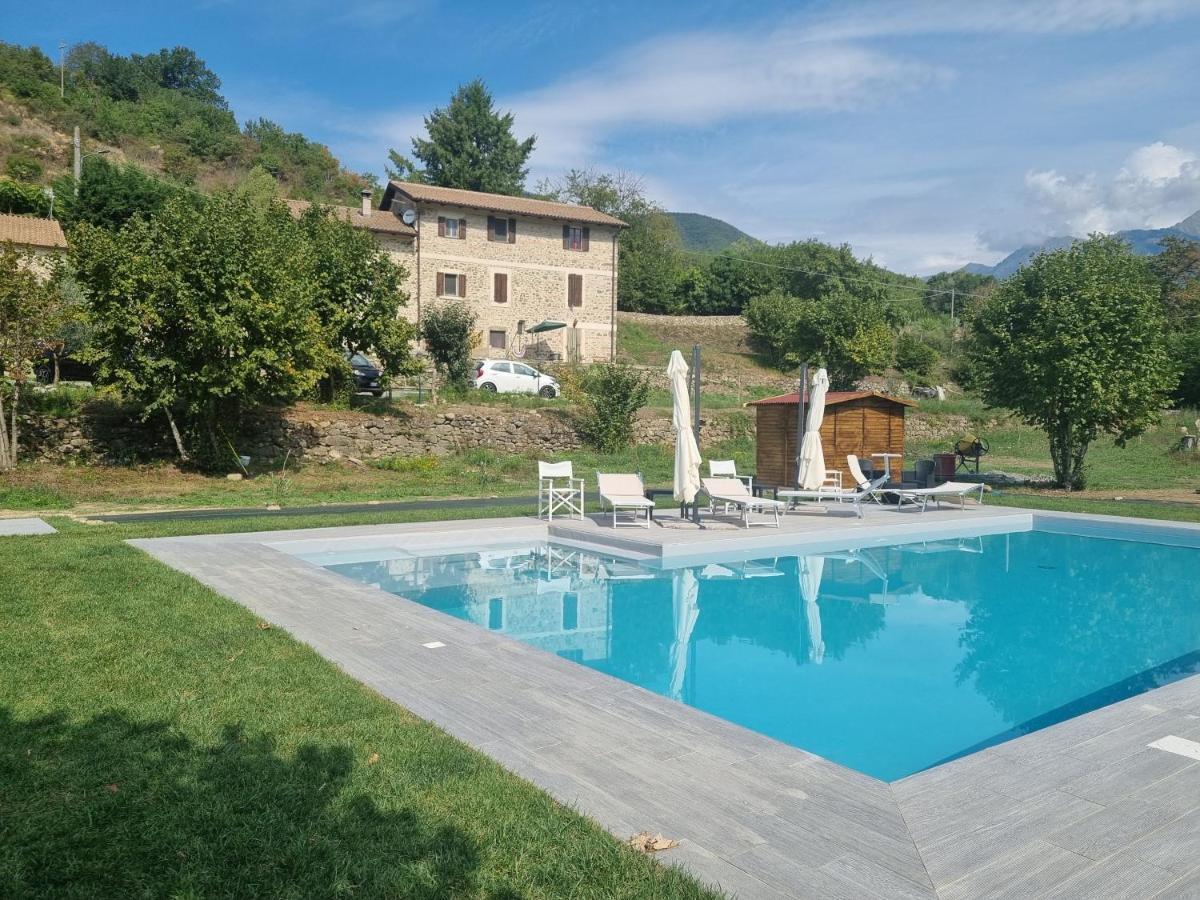 Agriturismo La Cascina Dei Chicchi Bagnone Luaran gambar