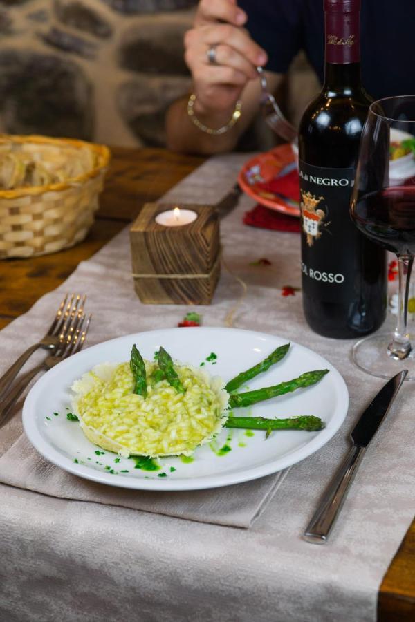 Agriturismo La Cascina Dei Chicchi Bagnone Luaran gambar